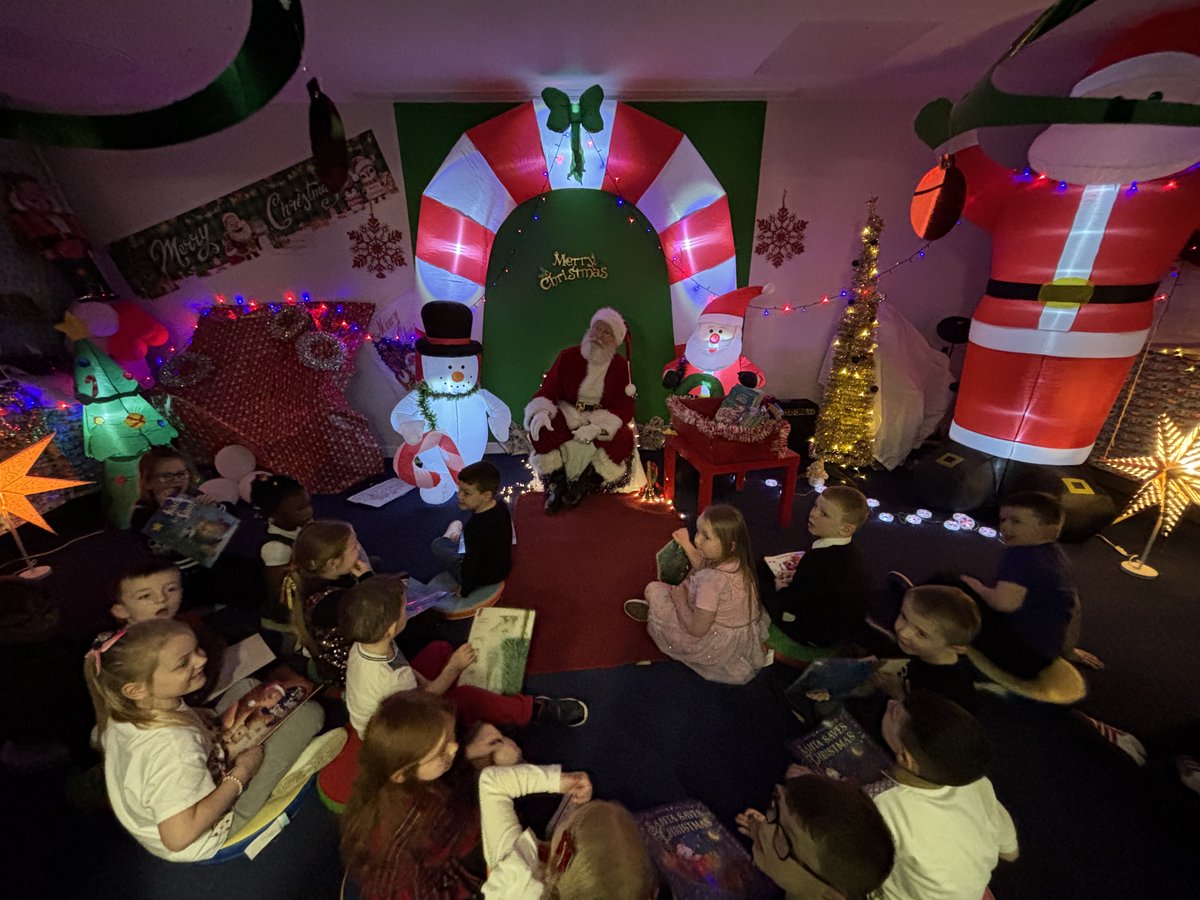 StJohnPaulGCC's tweet photo. Primary 1 - 3 had a fantastic afternoon meeting Santa 🎅🏻 #Christmas2024 https://t.co/Sx38aeQ2Mx