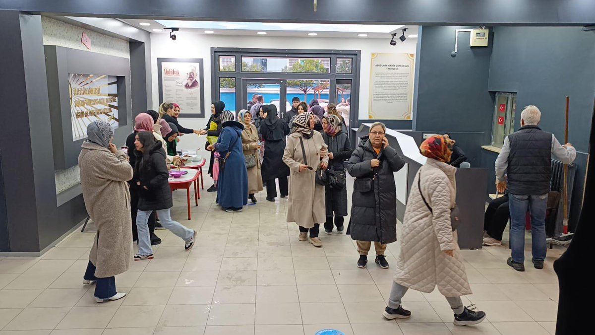 abdulhakoo's tweet photo. Gerçekleştirdiğimiz veli toplantısına katılan tüm velilerimize teşekkür ederiz. Ayrıca emeği geçen okul idaresine, öğretmenlerimize, çalışan personelimize ve okul aile birliği üyelerimize de teşekkür ederiz. 🥰🥰
@FARUKFA https://t.co/eZcotW7Y9F