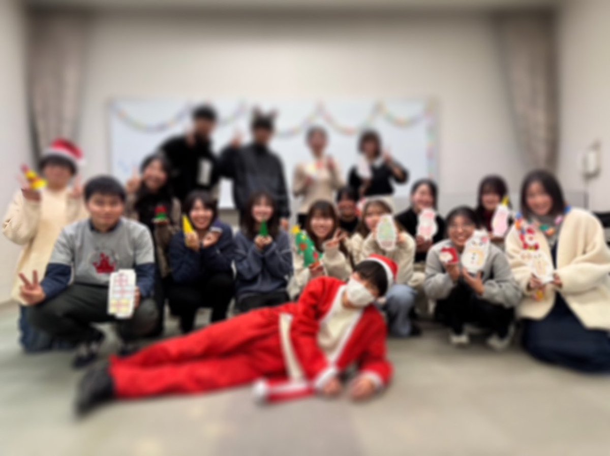 purattohouse's tweet photo. こんばんは！ぷらっとはうすです🏠

週末にクリスマス会を開催しました🎅

子どもたちは大学生と一緒に工作や遊びを楽しみました！

また、今年のぷらっとはうす通常活動は、今週が最後となります��
みなさん良いお年をお過ごしください🎍
また来年お会いしましょう！ https://t.co/4u5VaP5GEg