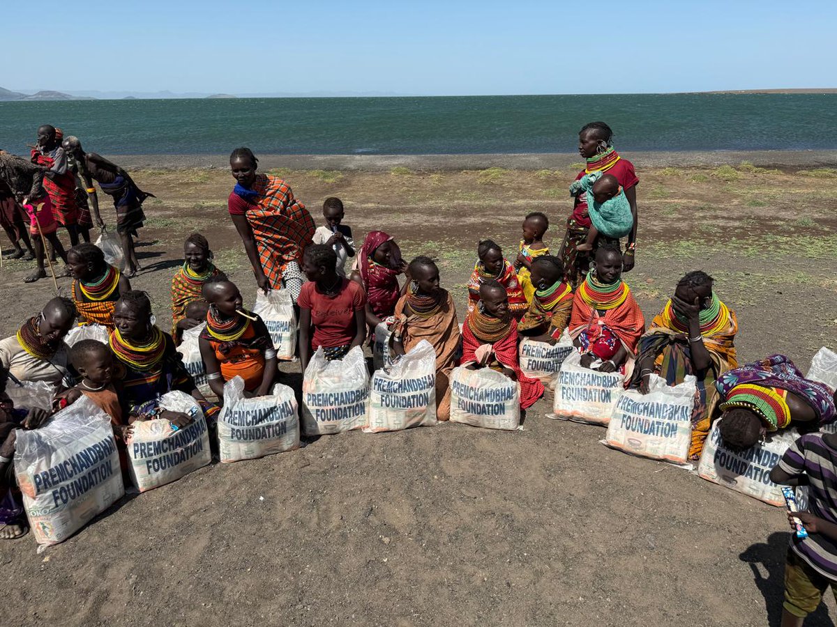 In partnership with the  Giants Group of Nairobi - Twiga, we recently undertook a food donation drive in Loiyangalani, a remote and underserved area where the community's primary livelihood is fishing in the vast Lake Turkana. Merry Christmas and a Happy New Year.
#CommunityFirst