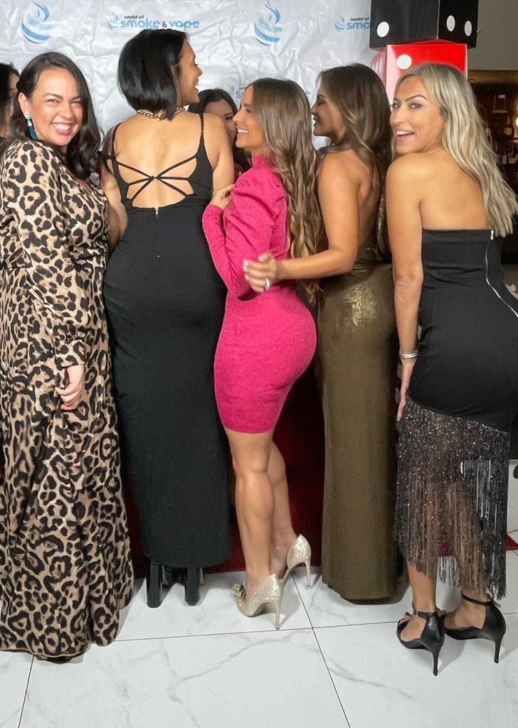 Mariarose1992's tweet image. My beautiful friends if you’re love us retweet and follow we love you all ❤️🌎#singleminded #Patriots #MAGA