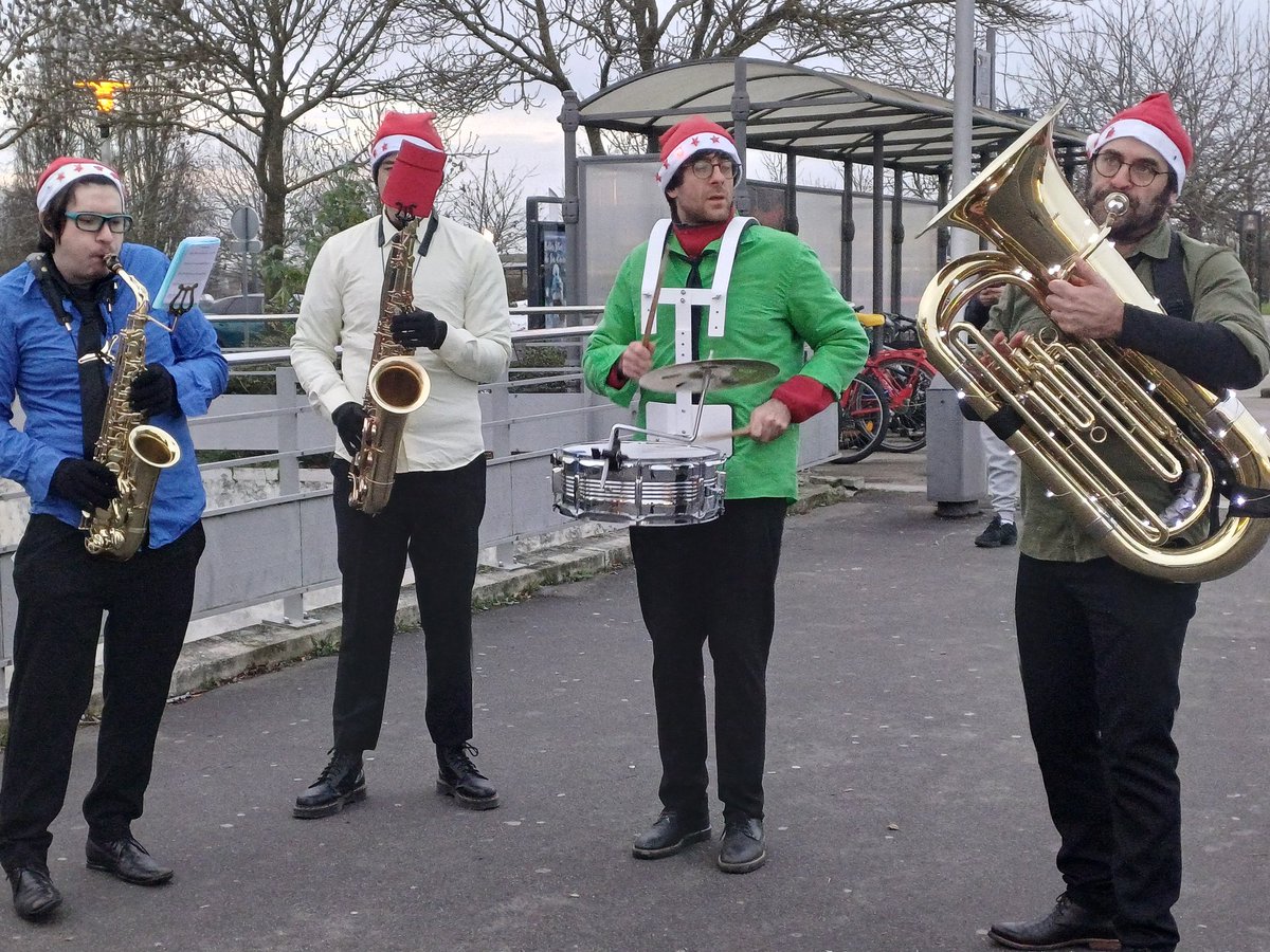 Senart_IDFM's tweet photo. Découvrez la renumerotation des lignes de Senart en musique, c est maintenant à la gare de #lieusaint #Moissy. https://t.co/woUxeA0sbd