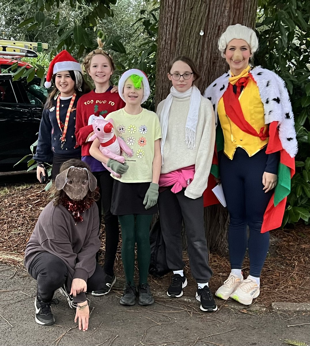 RicardsTweets's tweet photo. Our annual Santa Run is tons of festive fun! So many teams this year! Lots of posts to follow 🎄🌟🎄🌟🎄🌟🎄 https://t.co/Kqd9TIC3dX