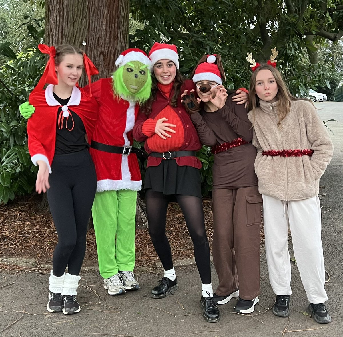 RicardsTweets's tweet photo. Our annual Santa Run is tons of festive fun! So many teams this year! Lots of posts to follow 🎄🌟🎄🌟🎄🌟🎄 https://t.co/Ol5PZUzwoZ