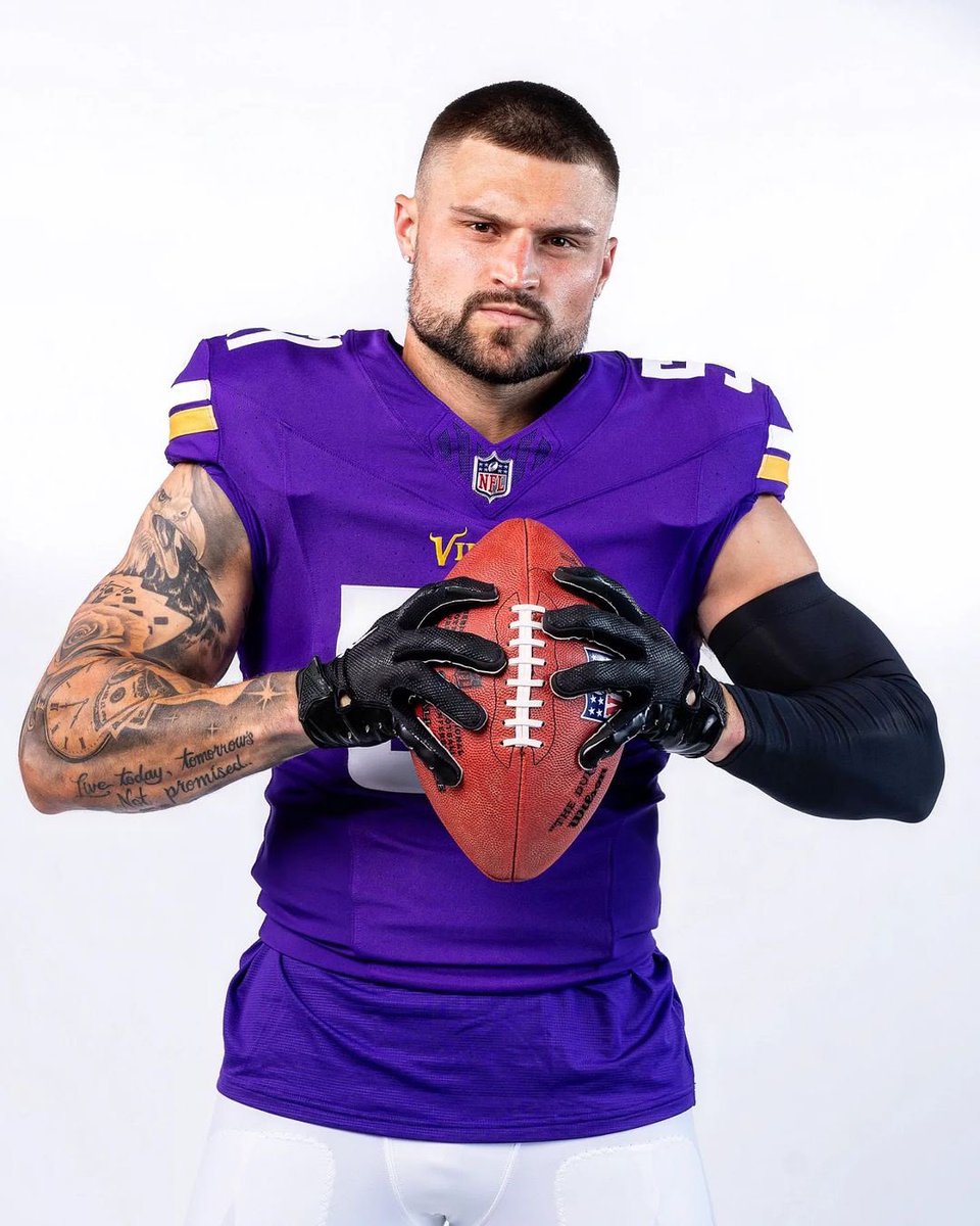 TheBrohioan's tweet photo. Your reminder that the Vikings are undefeated when Blake Cashman plays. https://t.co/to5HWCMYZZ