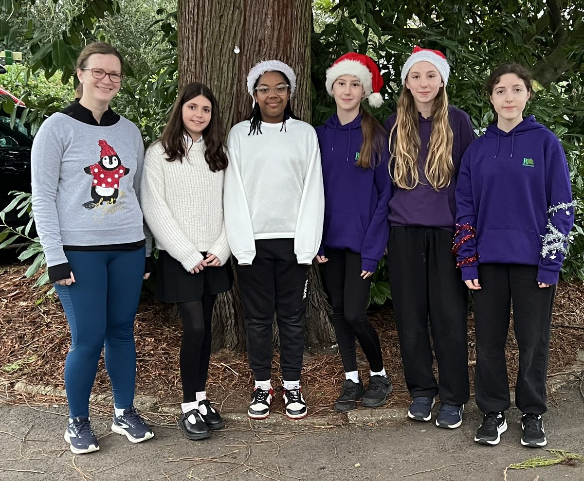 RicardsTweets's tweet photo. Our annual Santa Run is tons of festive fun! So many teams this year! Lots of posts to follow 🎄🌟🎄🌟🎄🌟🎄 https://t.co/cAwL3ZD93L