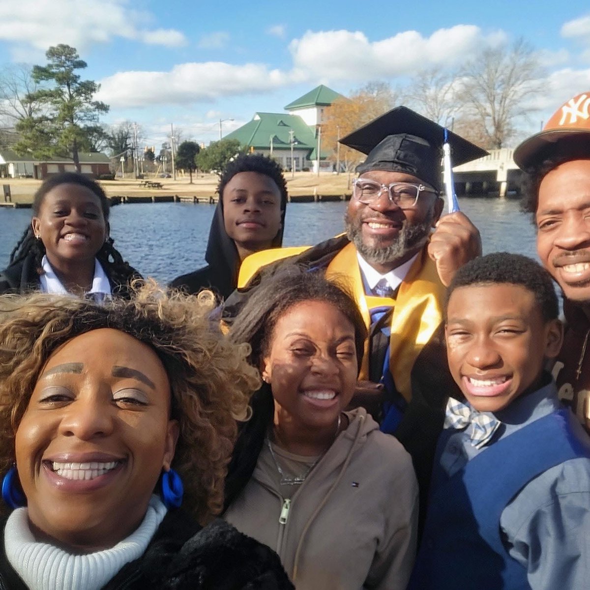 jdonteprayer's tweet photo. Congratulations Cuzzo!! 🎓
As Mr. ECSU Alumni, it’s my honor to officially welcome you into the ECSU Viking Alumni Family, Cuzzo! Your journey has just begun, and I know you’ll carry the Viking spirit with pride and purpose. @ECSU
#VikingPride #VikingPride3x #ECSU #ECSUAlumni #FamilyLegacy