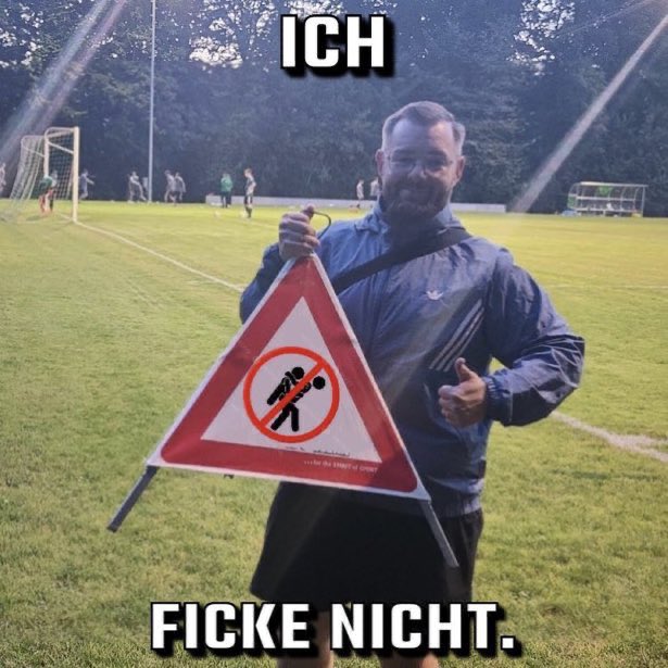 linkerLutscher's tweet photo. Abstand https://t.co/8wsemK6AGQ
