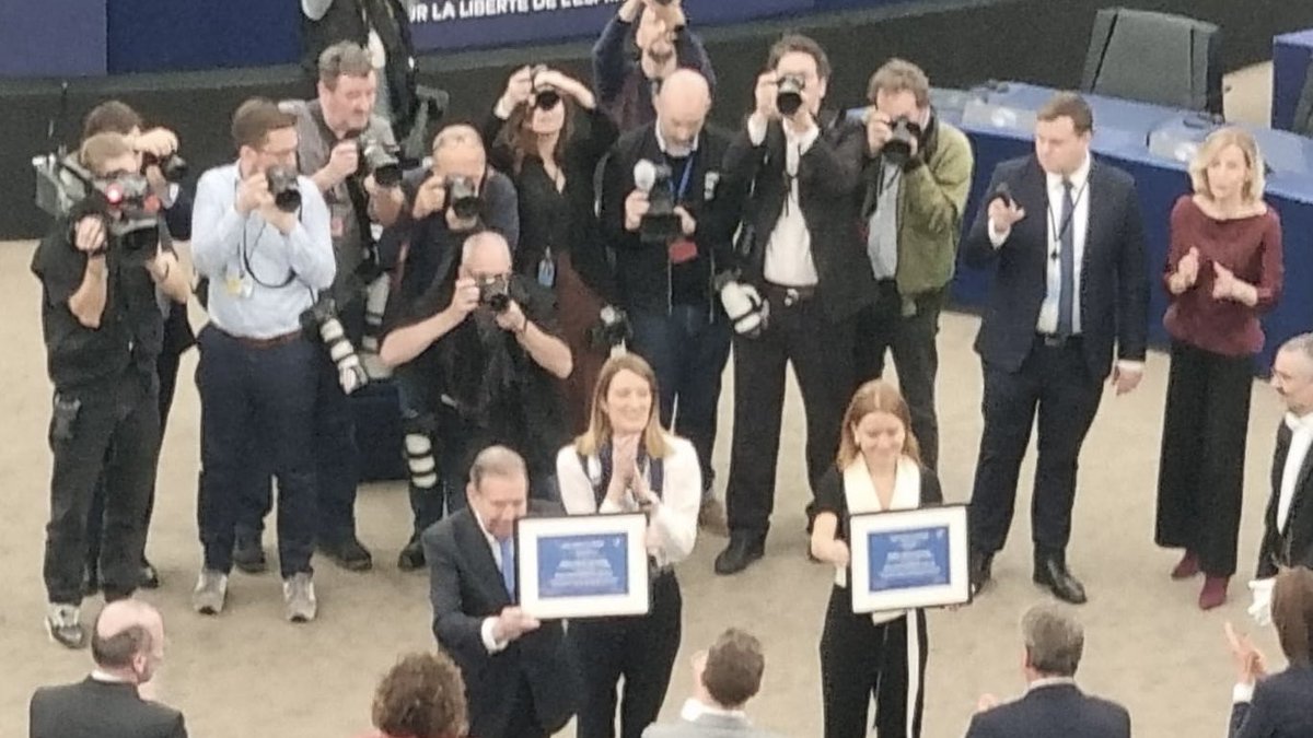 NituPerez's tweet photo. Premio Sájarov 2024, a la libertad de conciencia, para Edmundo González y María Corina Machado.  

@EdmundoGU : “la lucha por la libertad y la democracia en nuestro país, también es la lucha por estos valores en todo el planeta”
@MariaCorinaYA : “Este galardón es un tributo a cada venezolano que ha decidido ser libre” 
Via @carlethpms