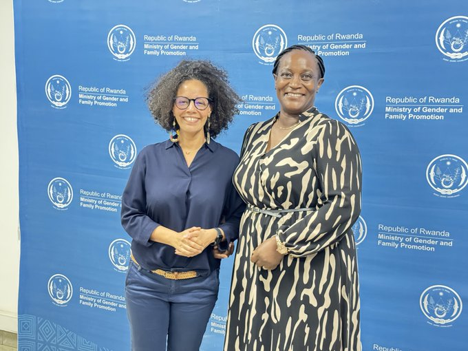 RwandaGender's tweet photo. Minister @U_Consolee received @HelaGharbi23, the Country Director of @careinrwanda.
Their conversation focused on the existing collaboration in advancing gender equality and women empowerment as well as strategic approaches to cover the remaining gaps. https://t.co/E5Fte5xtZk