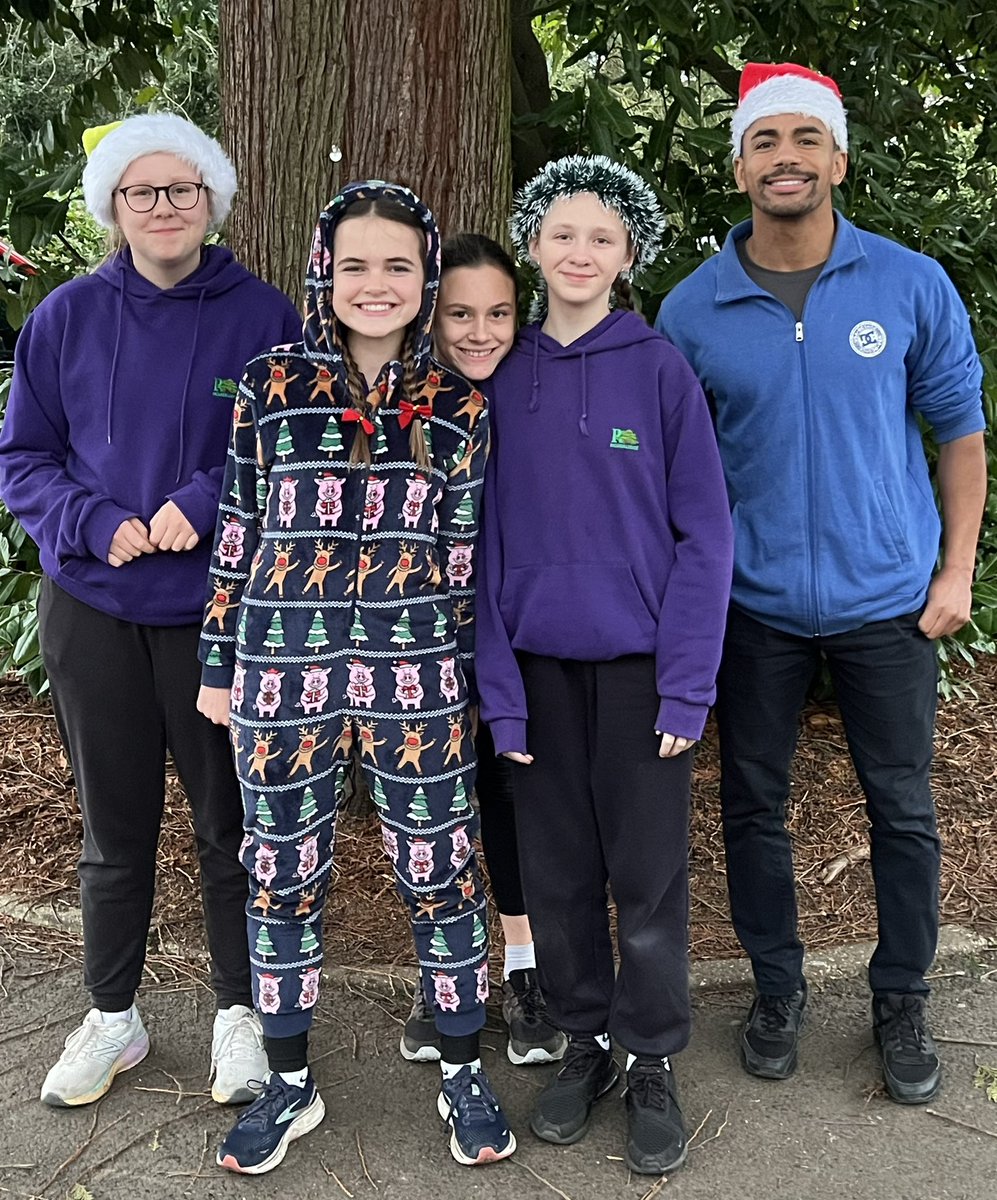 RicardsTweets's tweet photo. Our annual Santa Run is tons of festive fun! So many teams this year! Lots of posts to follow 🎄🌟🎄🌟🎄🌟🎄 https://t.co/HelCQYu8n4