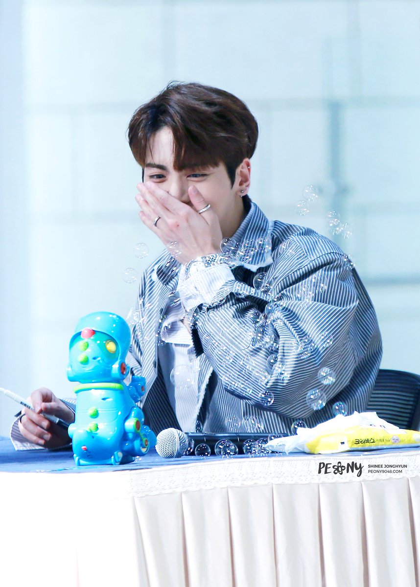 peony_jh's tweet photo. 언제나 사랑해 반짝반짝한 너를 늘 기억해 종현아  
#JONGHYUN https://t.co/GtkJ1YnUR0