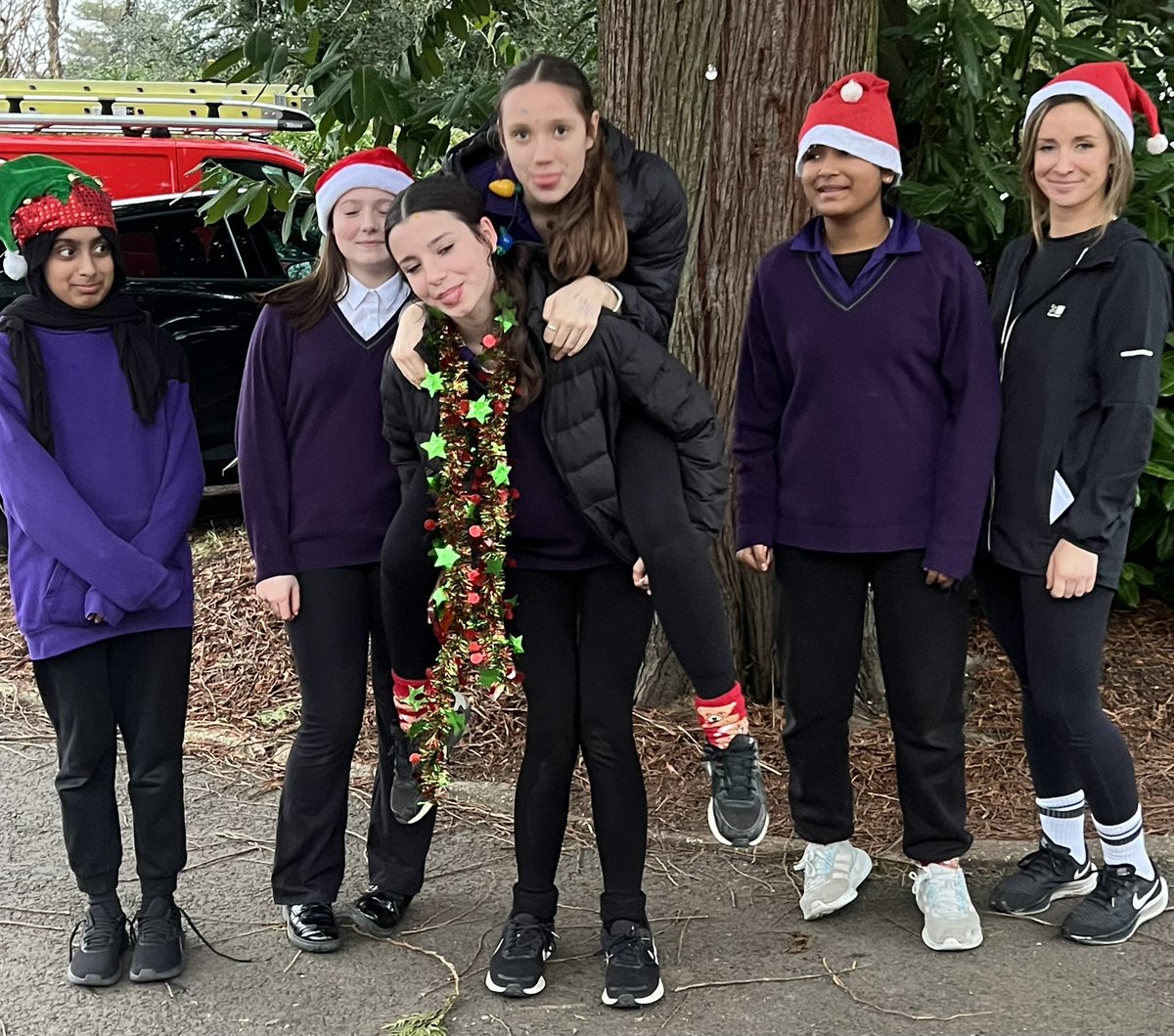 RicardsTweets's tweet photo. Our annual Santa Run is tons of festive fun! So many teams this year! Lots of posts to follow 🎄🌟🎄🌟🎄🌟🎄 https://t.co/hFMqfSfOb7
