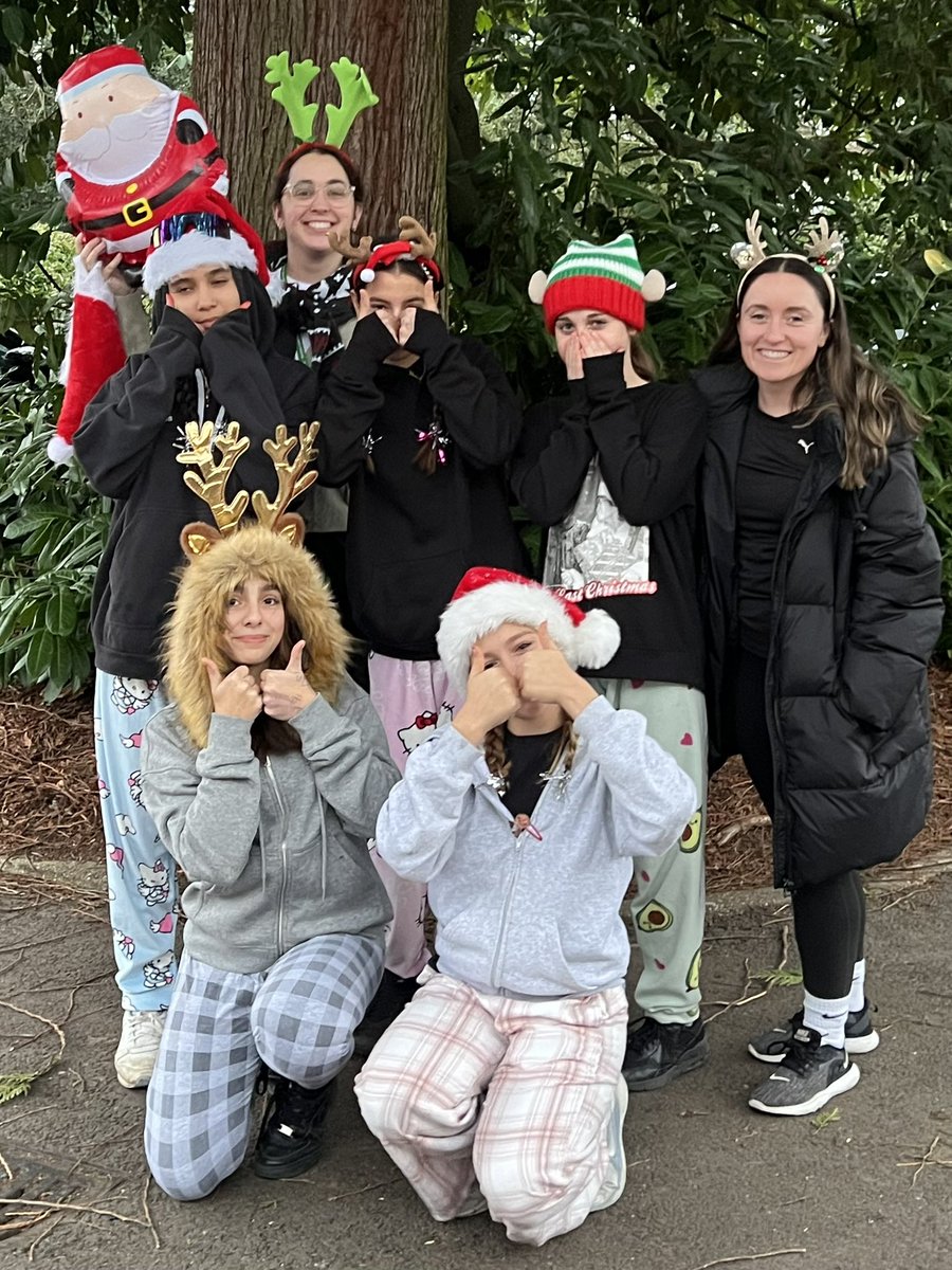 RicardsTweets's tweet photo. Our annual Santa Run is tons of festive fun! So many teams this year! Lots of posts to follow 🎄🌟🎄🌟🎄🌟🎄 https://t.co/hFMqfSfOb7