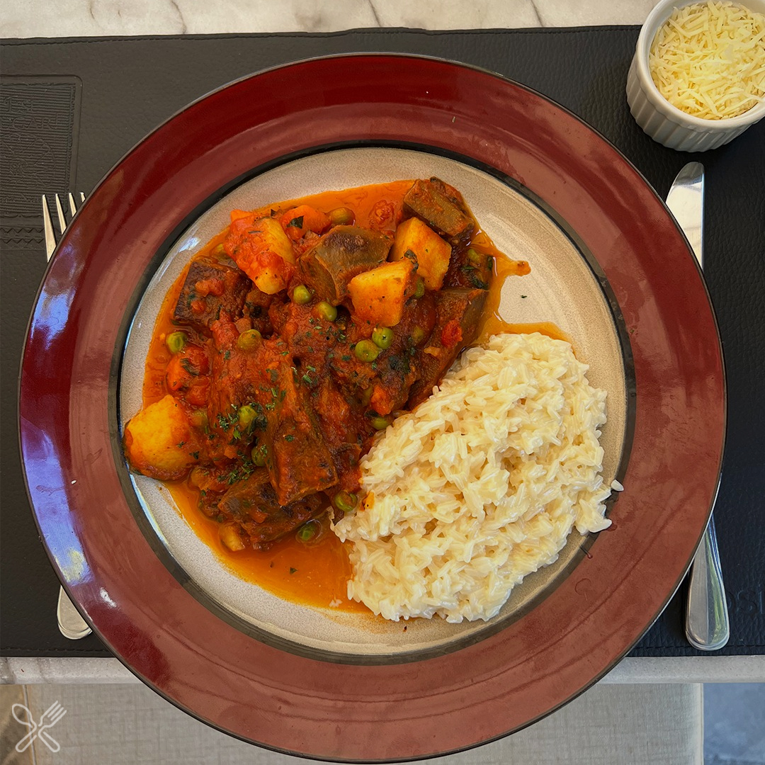 No hay mal día para comer el estofado de lengua de Ese Lugar! 🥩

Reserva con RESTÓ 📲 resto.com.py
