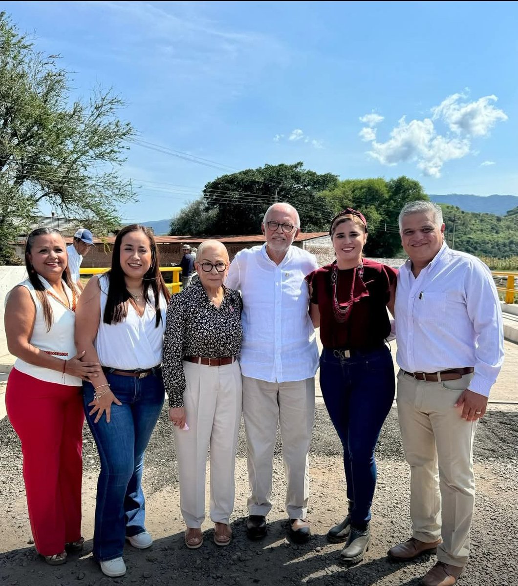JophetLopez's tweet photo. @JophetLopez El Mejor Equipo https://t.co/kvr6CWNjGy