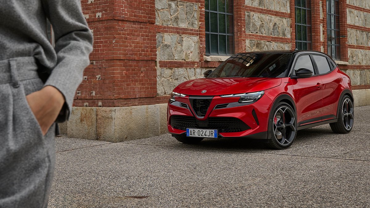 AlfaRomeoUK's tweet photo. The Alfa Romeo Junior takes you from introspection to inspiration, ready to experience life with pure Alfa Romeo style.

https://t.co/31pgW8yIDB

#AlfaRomeo #AlfaRomeoJunior #IAMJUNIOR https://t.co/oegOKgBupB
