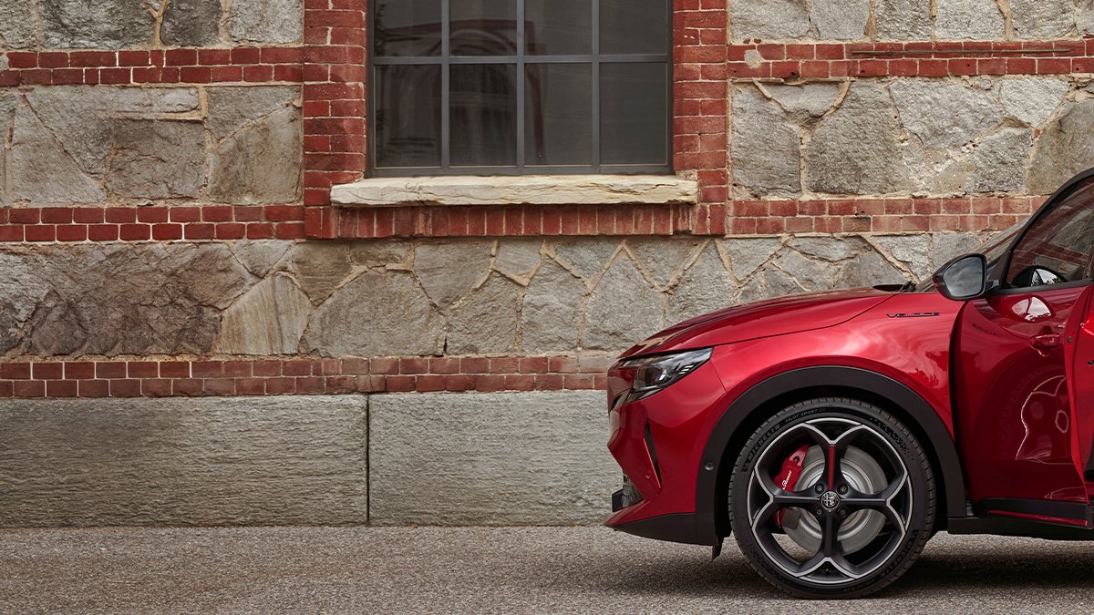 AlfaRomeoUK's tweet photo. The Alfa Romeo Junior takes you from introspection to inspiration, ready to experience life with pure Alfa Romeo style.

https://t.co/31pgW8yIDB

#AlfaRomeo #AlfaRomeoJunior #IAMJUNIOR https://t.co/oegOKgBupB