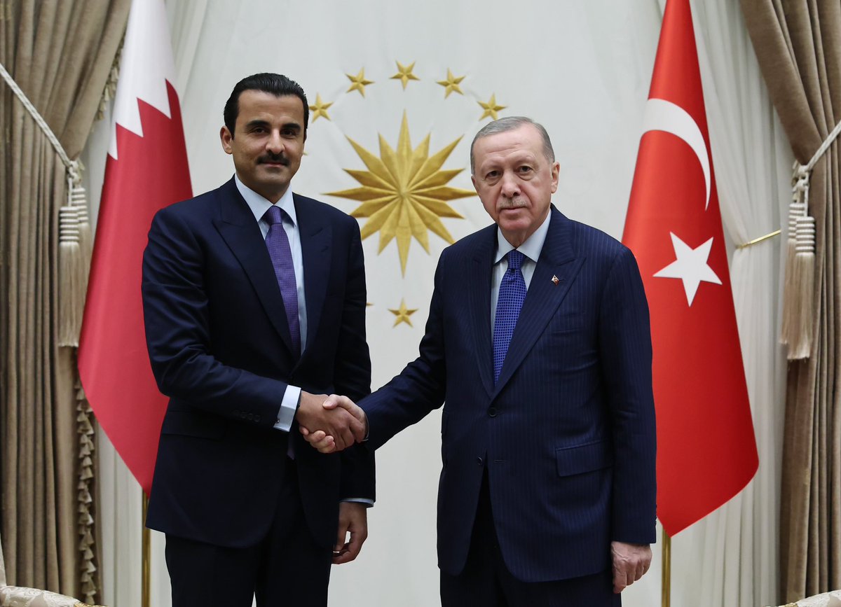 trpresidency's tweet photo. President @RTErdogan met with Emir Sheikh Tamim bin Hamad Al Thani of Qatar, who is paying a visit to Türkiye, at the Presidential Complex. https://t.co/uAETv2coi5