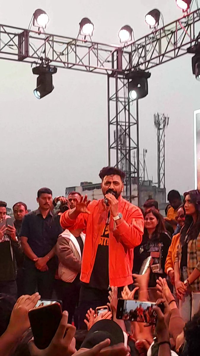 RANITDUTTA20's tweet image. Dev #dev #superstardev #khadaan #khadaantourofbengal #khadaanpromotion #bengalifilm