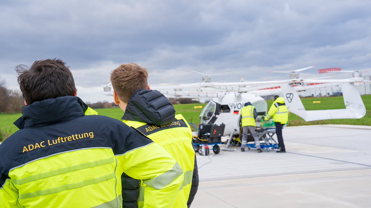 In the #EMS world, active collision mitigation tools enable faster and safer flights to emergency incident sites. Volocopter and ADAC Luftrettung have begun a successful series of #VoloCity flight tests to detect multiple aircraft in various airspaces. More to come next year!