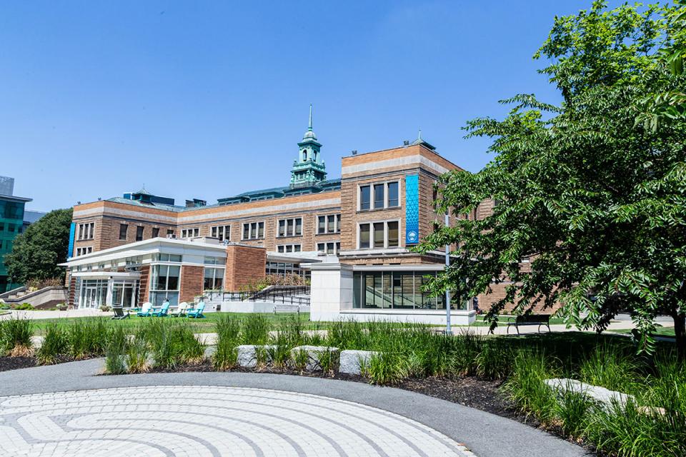SimmonsUniv's tweet photo. The Healey-Driscoll Administration announced that they have issued $12.4 million through the Behavioral Health Trust Fund to 37 colleges and universities, including Simmons University.
https://t.co/D44A7SWB4C https://t.co/LMzgHMfOlz