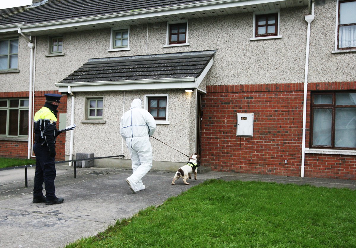 padraig_reilly's tweet photo. The man questioned last week in relation to the murder of missing Drogheda child Kyran durnin has been named locally as Anthony Maguire(36)after he died at his home on Beechwood Drive,Drogheda https://t.co/gvNEo4Fg6y pix shows him peering out of Drogheda Grd St last week. https://t.co/r9E5cO2uxO