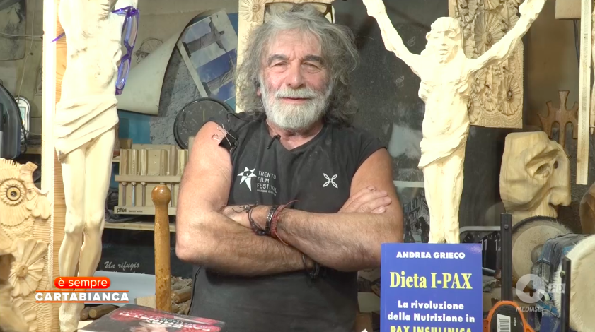 #Corona: "L'ipotesi di aumentare di 7mila euro gli stipendi di alcuni ministri? Non si smentiscono mai! Bisognerebbe invece cercare di risparmiare e dare qualcosa a chi non ha nulla… Io i politici li pagherei in base al rendimento del loro lavoro".

#ÈsempreCartabianca