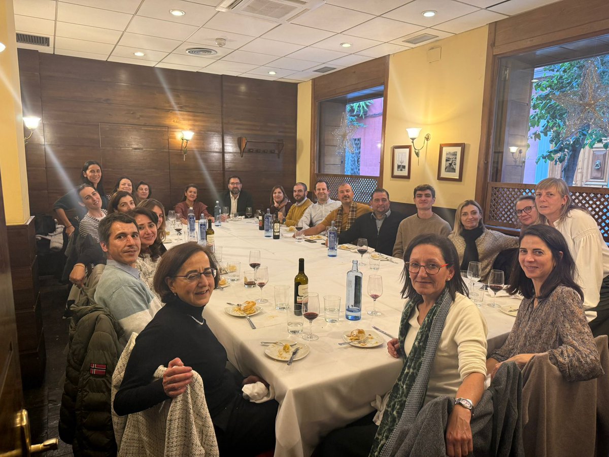Bilancio di un anno a HQ, di condivisione di sfide e risultati raggiunti nonostante i contesti drammatici. L’incontro tra #expats  è anche un momento di gioia! Andiamo avanti, aiutando come si può e sempre al meglio che si può. Che il 2025 porti #pace 🙏