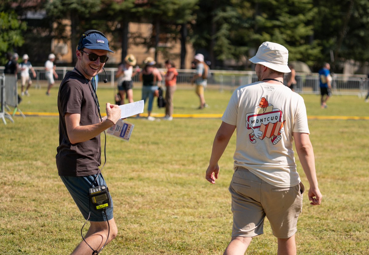 Merci notamment à mes collègues de la PAB Prod, aux équipes techniques et de production, ainsi qu'aux chroniqueurs et invités qui nous ont fait confiance.

Et tout particulièrement à mon frère <a href="/thommyart/">Thommy</a> qui m’a accompagné côté motion et 3D toutes les semaines jusqu’à la fin 🫶
