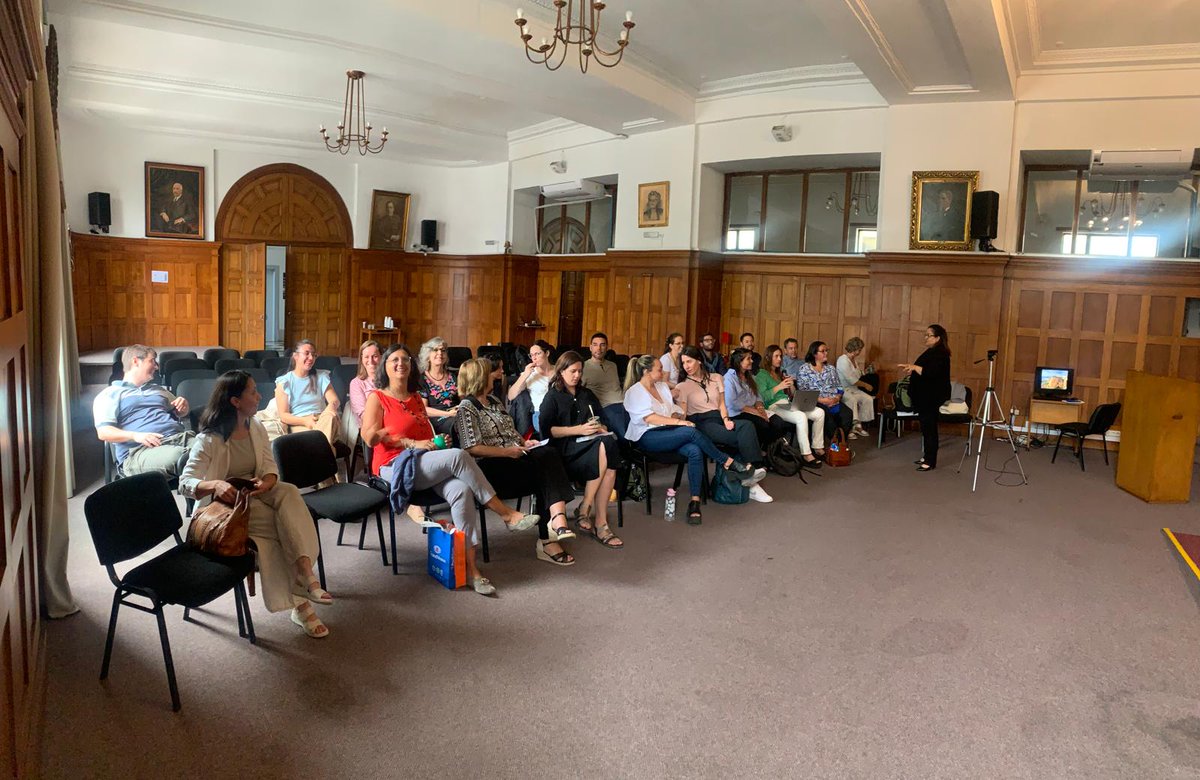 MSPUruguay's tweet photo. La segunda cohorte con enfoque "Una sola salud" del Programa de Entrenamiento en Epidemiología de Campo (FETP) tuvo su cierre el pasado viernes.
Abrió el evento la directora general de la salud, Adriana Alfonso, los grupos presentaron su trabajo final y se entregaron certificados https://t.co/uGkRQqZV8e