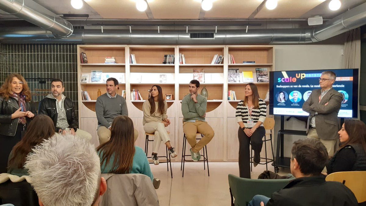 TereDomenech's tweet image. Hay que quererles fuerte. Gracias amigos por este ratito #scaleupvlc @ceeivalencia