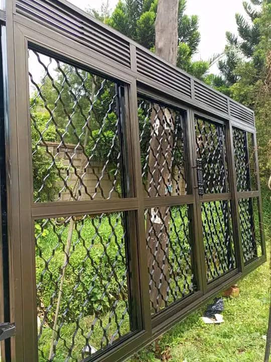 Being the end of the year today have decided to disclose my job.Bamityana metal fabrication workshop located in mengo sir apollo kivebulaya road.We do metallic doors and windows,beds,chairs etc. Trust us we won't fail you.<a href="/RaulKanyike/">Swaib Raul Kanyike</a> <a href="/Kingsparkarena/">King's Park Arena</a> <a href="/BlackPearlsRFC/">Black Pearls Rugby Club 🖤❤️</a> <a href="/TRCEvents1/">THE RUGBYCHILL EVENTS</a>