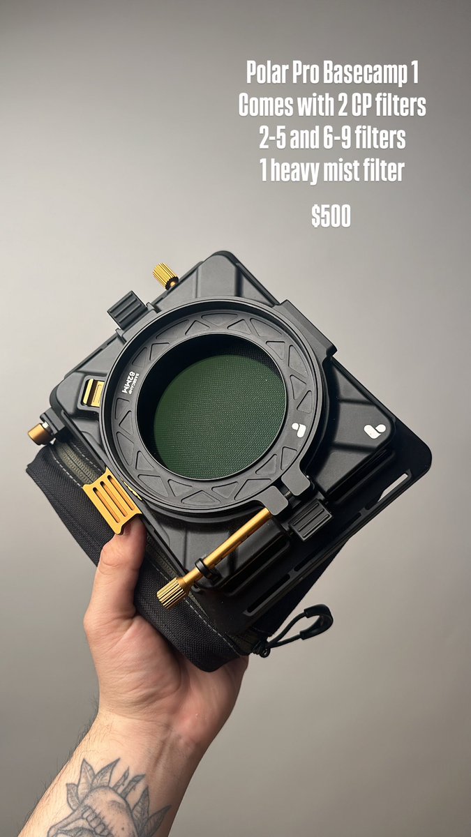 jmbernicle's tweet photo. Gear garage sale 

Thread:

#camera #leica #sonycine #SonyAlpha https://t.co/Bkomts2ogX