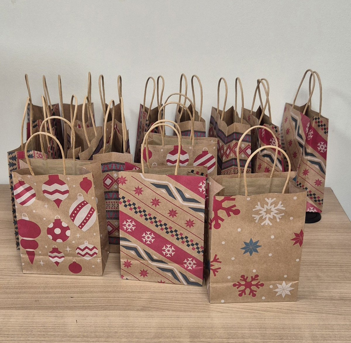 drclairesworld's tweet photo. As we wrap up the year, I am delighted to thank our incredible Medical Science staff with a small Christmas gift during our reflective staff meeting. Thank you for your hard work. I am looking forward to an exciting year ahead! #Teamwork #Gratitude #HeadofMedicalScience https://t.co/IjVpWwrv3u