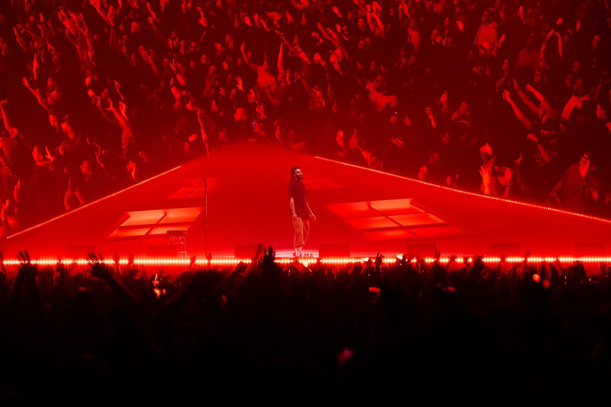 Dreamville's tweet photo. FHD Anniversary was EPIC🔥🔥🔥🔥 🏡🥶🌎 @JColeNC #Dreamville #ColeWorld https://t.co/loCq3fE7lV