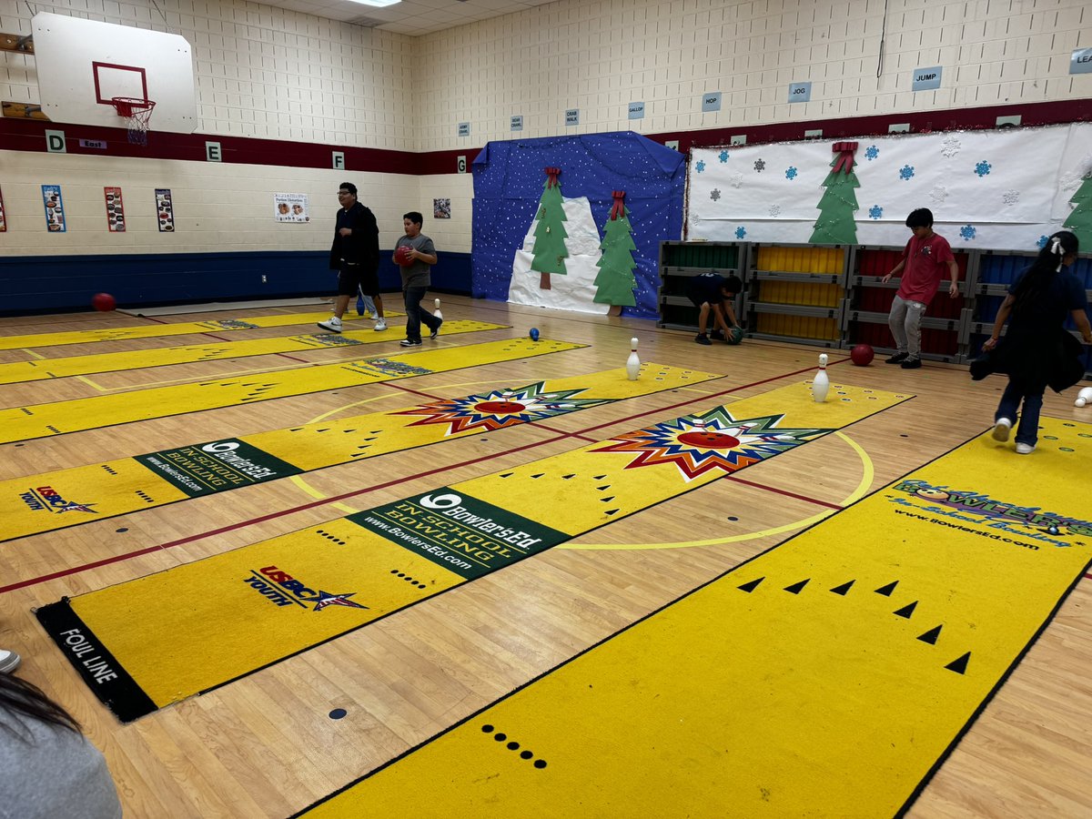 🎳🏆 Striking Success in PE! Coach Gonzales is leading the way as our students practice teamwork and bowling skills while also tracking their progress through data! 📊 Our Longhorns are learning how to improve, collaborate, and have fun all at the same time.