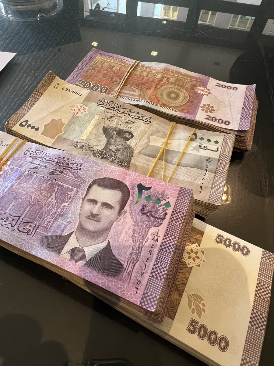 シリアで100ドルを両替したら140万シリアポンドになって返ってきました