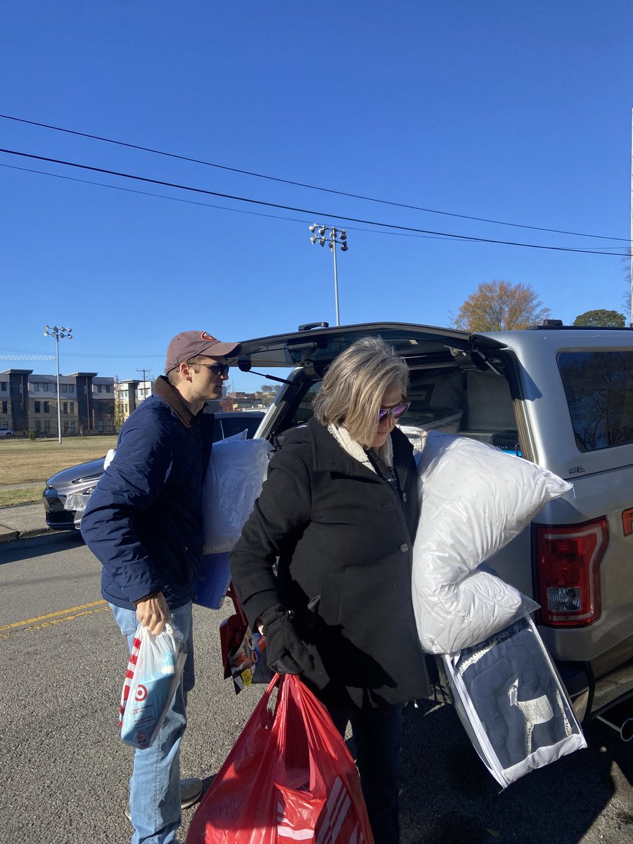 TheDDCGroup's tweet photo. Our North American team partnered with @SafeHavenTN to support families facing housing instability in Nashville by providing essential household kits, offering stability during this season of hope. Proud to support our community since 1989. #CSR https://t.co/FFUR71XCGR https://t.co/rNI8jPxy26