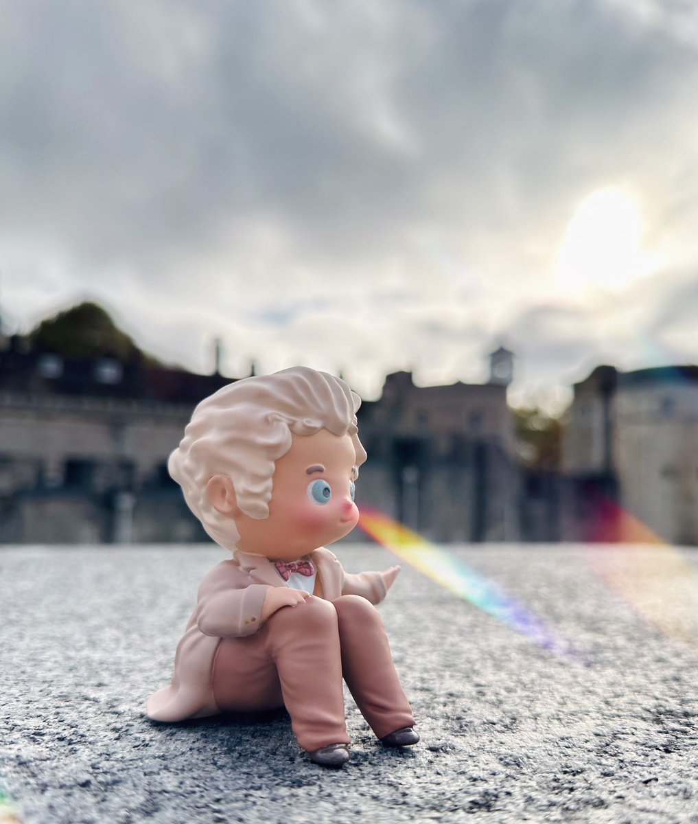 mayfairnursery's tweet photo. No. Bad angel. No.

Crowley might have enjoyed rescuing you from the Bastille, but nobody in 2024 needs rescuing from the Tower of London. 🥹

#lookatthatface #goodomens https://t.co/benqT5GghR