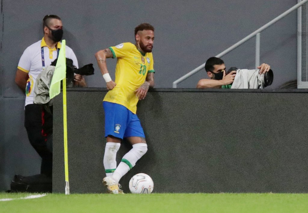 ElGolGarracol's tweet image. Los de prestación de servicios viendo a los que están recibiendo la prima.