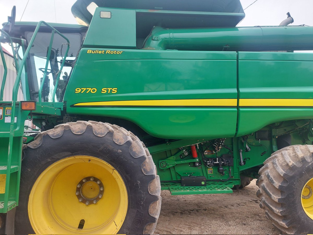 2011 JD 9770 3340 engine 2320 sep hrs.  Chaffer/sieve frame replaced and all arms done 2023. Injectors done August 2023. Unloading auger gear box rebuilt and vertical auger replaced. DM for more info/pics.  $72k or best offer.