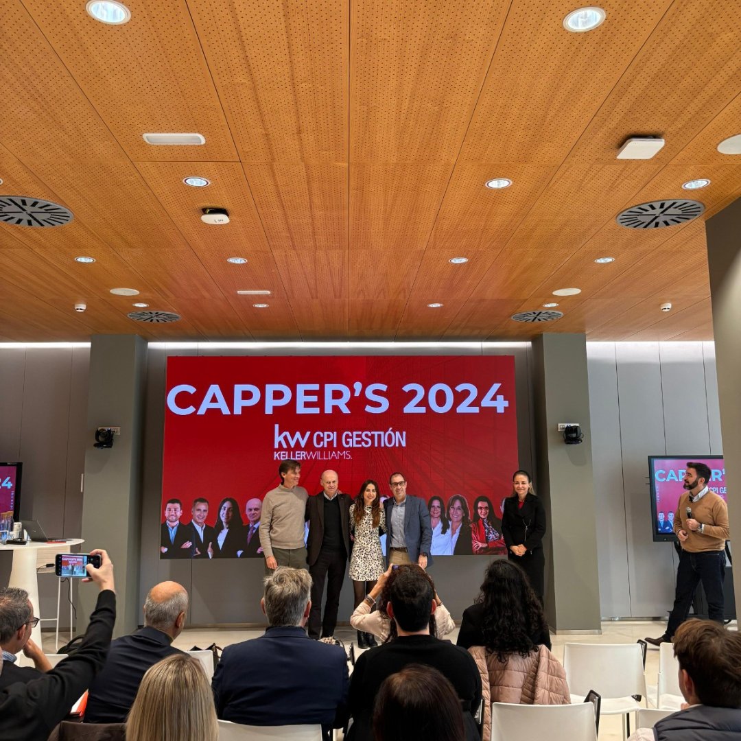 BotelloMas's tweet photo. 📊 Ayer celebramos nuestro evento Tendencias del Tercer Trimestre del Sector Inmobiliario.
Keller Williams CPI Gestión analizamos el mercado en la Comunidad Valenciana y compartimos las últimas tendencias.

🏠 ¿Comprar, vender o ser agente? 

#KellerWilliams #SectorInmobiliario https://t.co/1DXxZwqUcR