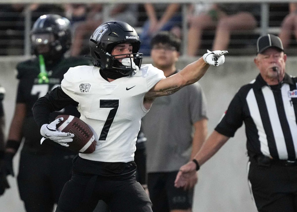 FtBendNews's tweet photo. State football central: Follow our coverage of the UIL football state championships https://t.co/lwsioa7HLc https://t.co/VL7zAlrCyh