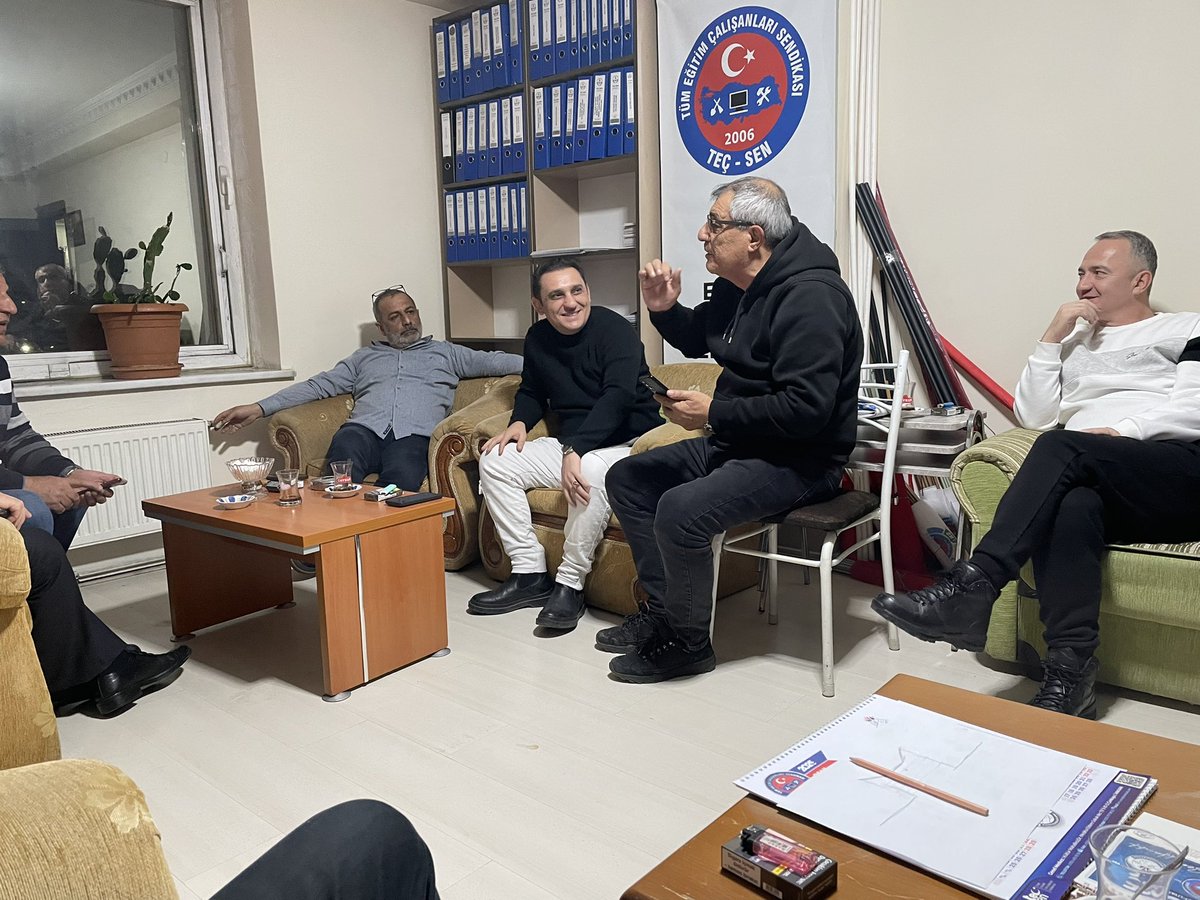 tecsen's tweet photo. Genel Başkanımız Ümit DEMiREL, Genel Sekreterimiz S.Burçin POYRAZ, Genel Başkan Yardımcılarımız Ali GÜLER ve Ramazan TÜRKASLAN Yarın Gerçekleştireceğimiz Kayseri Eylemi Öncesi TEÇ-SEN Kayseri Şubemizi Ziyaret Ettiler. https://t.co/TSjmicsvRb