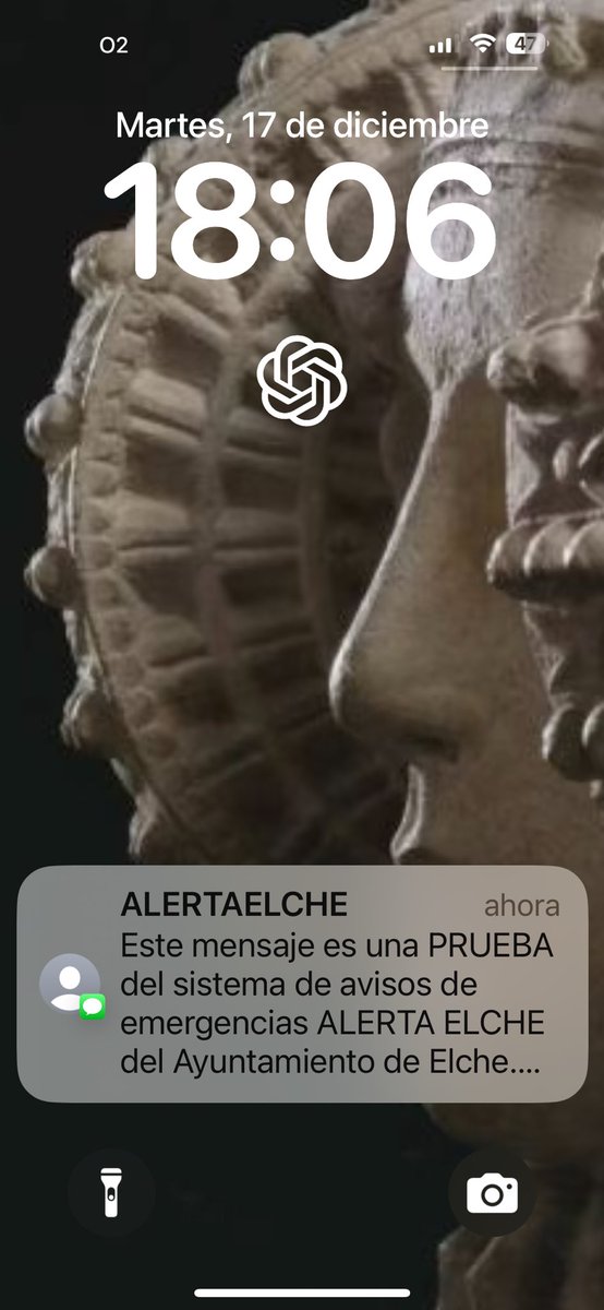 Pues para ser a las 17h, ha ido tarde el mensaje de emergencia.
También te digo que personas como mi madre que solo contesta llamadas, no le harán ni puto caso a un SMS.