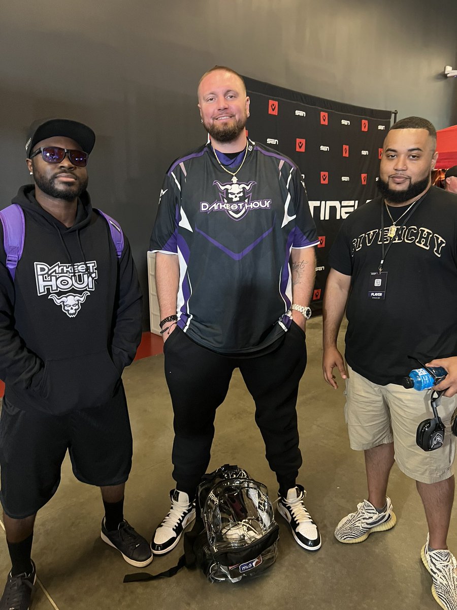 Screaming HAPPY BIRTHDAY to <a href="/ShadesnFades/">ShadesnFades</a>!! 

Enjoy your day king!! thanks for everything you’ve brought to <a href="/ggDarkestHour/">Darkest Hour Gaming</a> through your content, values, and energy. 

Show him some love 🎉 🎈