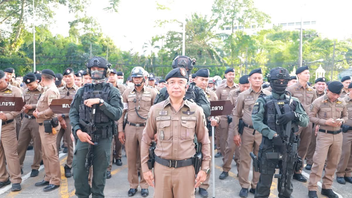 soponprd's tweet photo. ตำรวจภูธรจังหวัดภูเก็ตระดมกวาดล้างอาชญากรรมช่วงเทศกาลวันคริสต์มาสและเทศกาลปีใหม่มุ่งสร้างความปลอดภัยให้ประชาชนและนักท่องเที่ยว           
#MissFrance2025 #riyadh #SUNOO https://t.co/BAWOtM4MYK