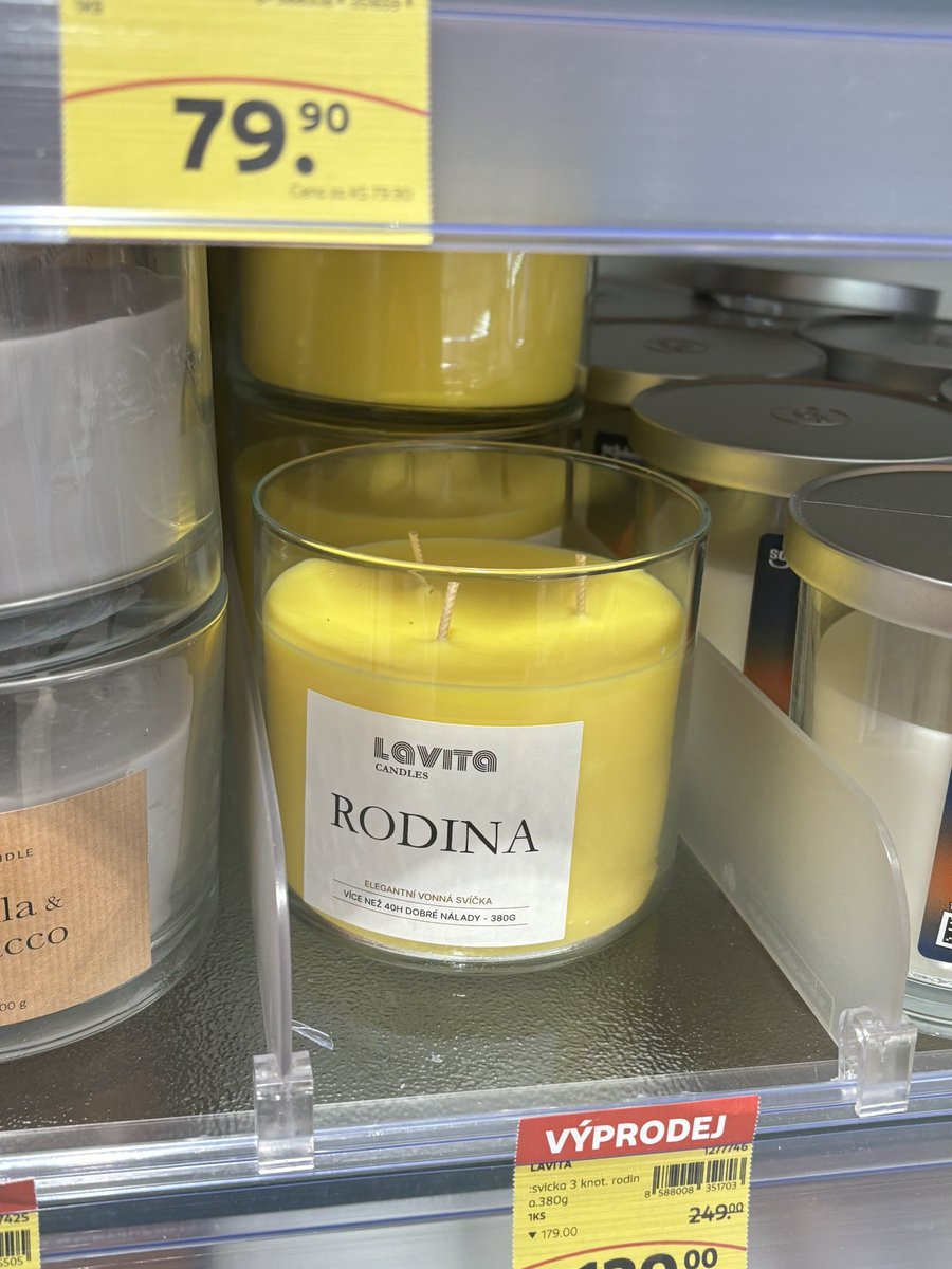 notsorichbitch's tweet photo. hele sem v marketingu tak dve vteriny ale nejsk nevim co si tvurci mysleli ze se stane. chcete si zapalit rodinu? chcete aby vam krem na ruce podekoval? https://t.co/MohdtIM49s