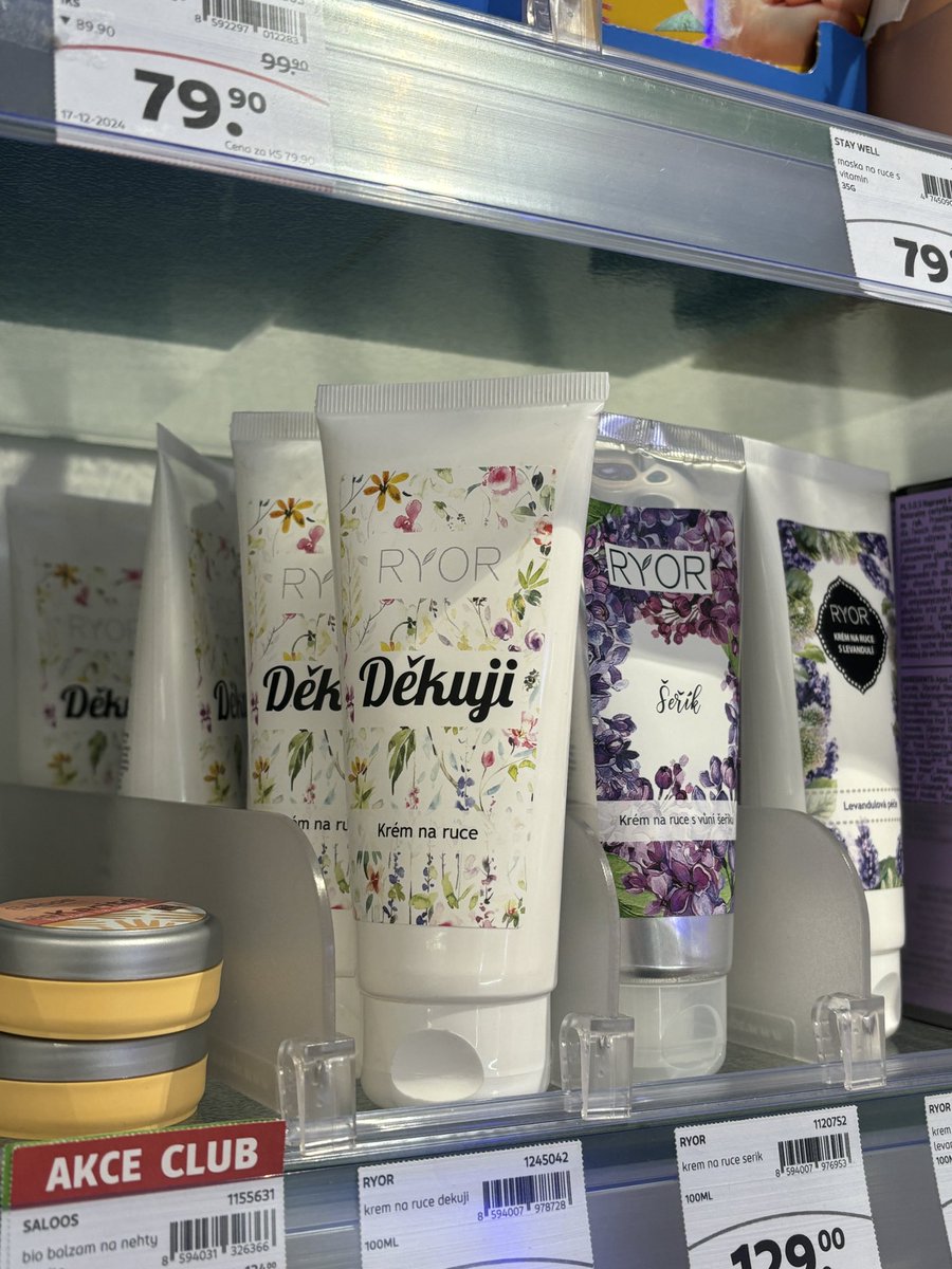 notsorichbitch's tweet photo. hele sem v marketingu tak dve vteriny ale nejsk nevim co si tvurci mysleli ze se stane. chcete si zapalit rodinu? chcete aby vam krem na ruce podekoval? https://t.co/MohdtIM49s